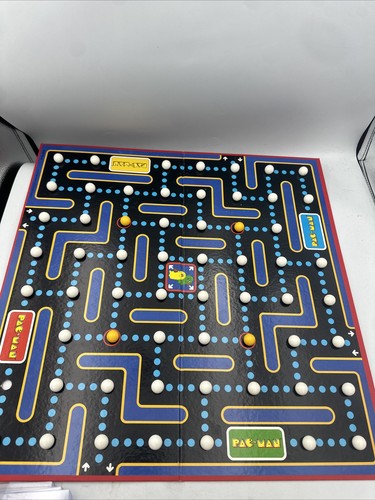 Pac man family board game - board,