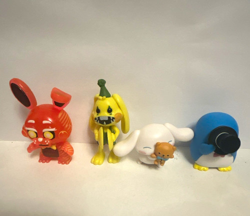 Lot small toy figures - lot,
