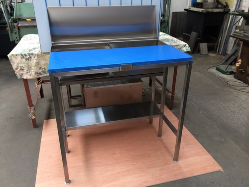 Fish mongers filleting cutting - mongers,