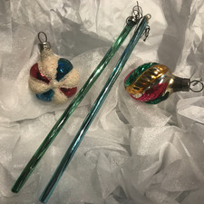 VINTAGE CZECH GLASS CHRISTMAS DECORATIONS & 2  GLASS 6" TWIST STICKS **DD454