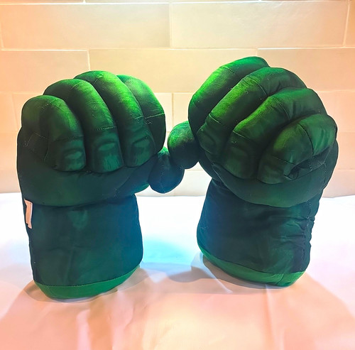 Hulk smash hands - -,