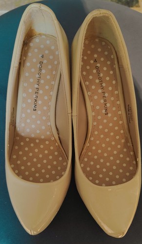 Cream court shoes size - size, 4