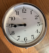 Smiths Vintage Bakelite Round