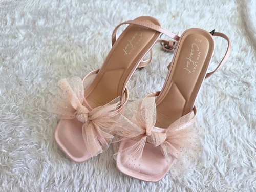 Gorgeous blush pink bow kitten - gorgeous,