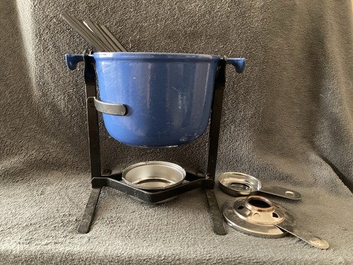 Crueset blue fondue set - le,