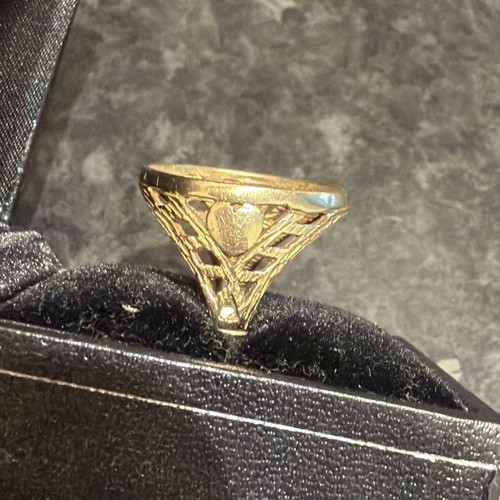 9ct yellow gold half sovereign - gold,