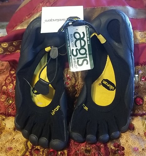Vibram five fingers - five, with