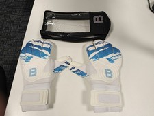 New Pro Quality Goalkeeper Gloves - Size 9