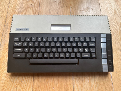 Atari 800xl computer - atari,