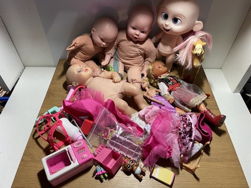 Broken dolls figures - broken,