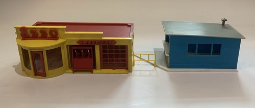 Vintage plastic toy garage - plastic,