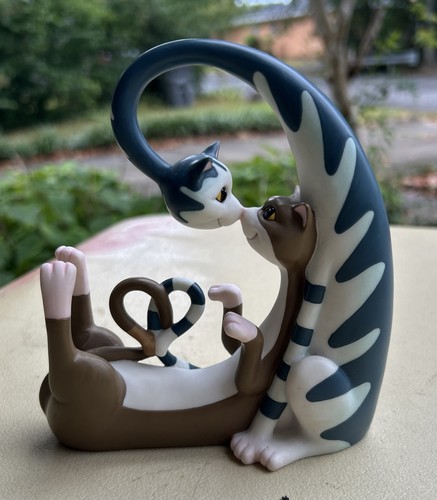 Border fine arts - arts, cats