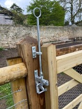 Farm gate latch hunting type