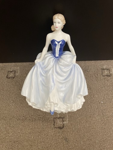 Royal doulton figurine susan - royal,