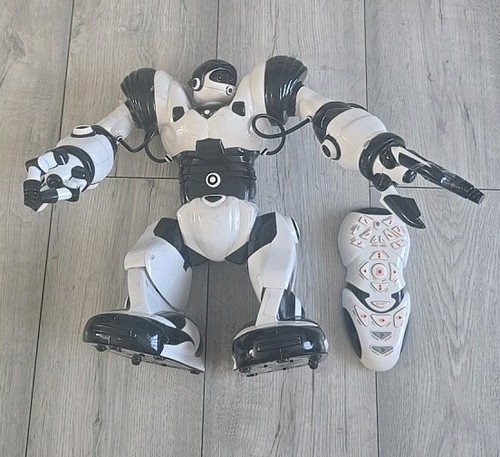 Wowwee robosapien robot 14 - wowwee,