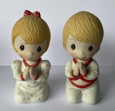 LOVELY VINTAGE RUSS BERRIE PRECIOUS MOMENTS BOY AND GIRL PRAYING ORNAMENT PAIR