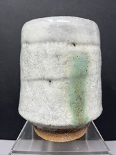 William ‘Bill’ Marshall stoneware Yunomi Cream & Grey With Green decor #2201