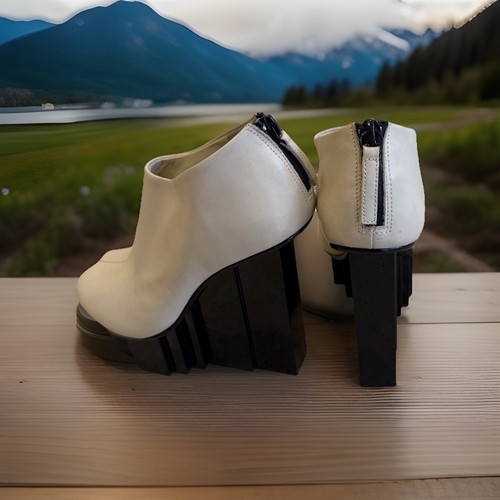 United nude sculptural - sculptural, heel