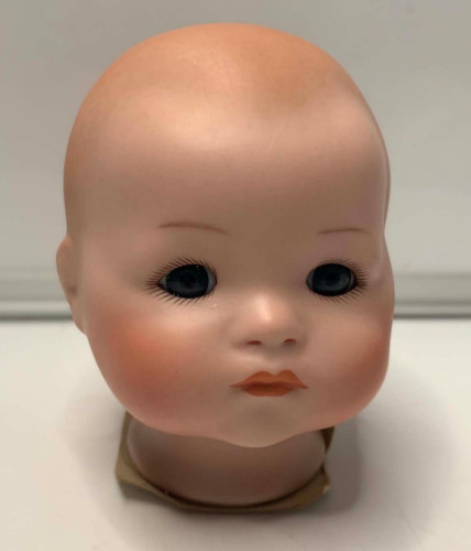 Porcelain dolls head stamped - , w