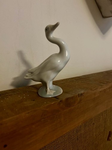 Lladro goose looking back 4552 - back,