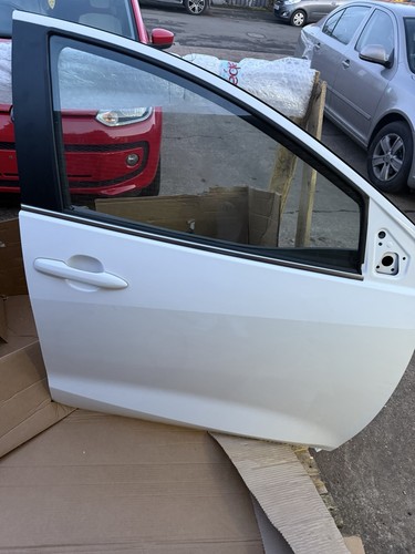 Toyota yaris right front door - yaris,