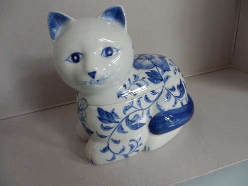 Blue white ceramic - blue,