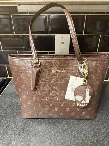 Betsy johnson skull tote bag - betsy,