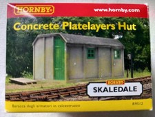 Hornby Skaledale Concrete Plate Layers Hut R9512 OO Gauge Building