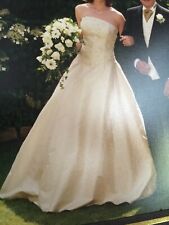 Unique designer Silk Wedding dress, size 8, plus Storage Box Included Free