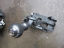 TOYOTA AVENSIS 1.8 PETROL 2010 GEAR LEVER AND KNOB 