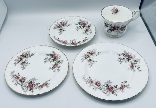 Set for one royal - set,