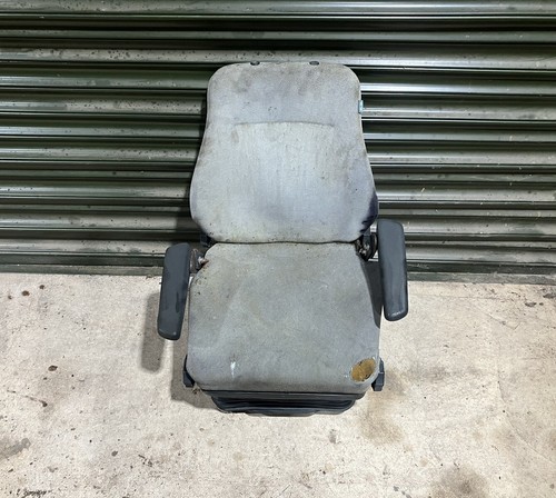 John deere 3235b mower - deere, seat