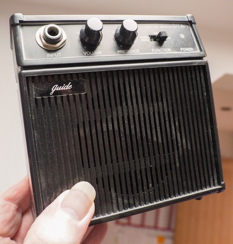 Practice guitar amplifier