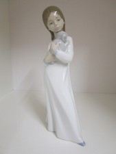 Nao Figurine GIRL WITH DOG/