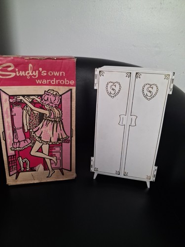 Sindy vintage boxed wardrobe - boxed,