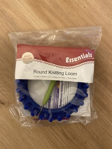 Round knitting loom with hook - loom,