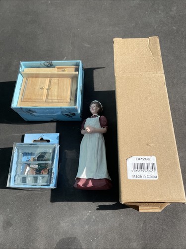 Dolls house miniature - dolls,