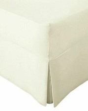 100% Pollycotton 180 Thread