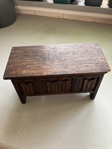 Small decorative wooden - ,
