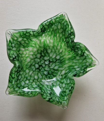 Green art glass dish - green,