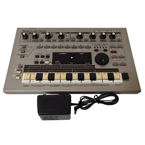 Roland 303 groovebox - roland, mc-303