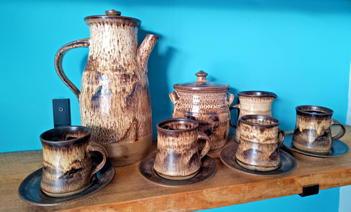 Lyndon thomas studio pottery - thomas,
