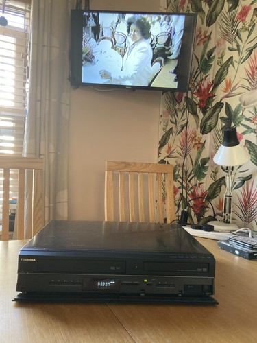 Toshiba dvr20 dvd vcr - toshiba,