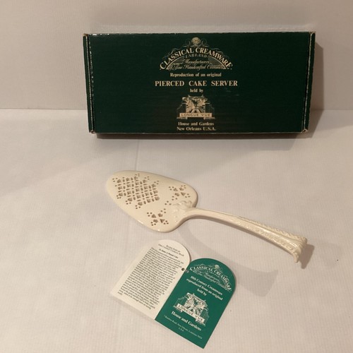 Pierced cake server classical - server,