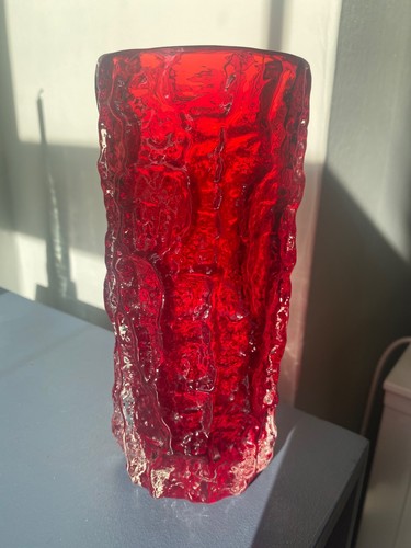 Whitefriars red bark vase 9690 - whitefriars,