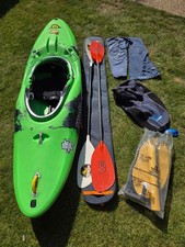 Pyranha Burn L Kayak With 2 Paddles, Bag, Airbags And Spray Deck