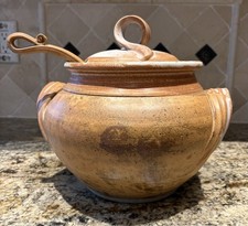 HANDTHROWN STONEWARE STUDIO