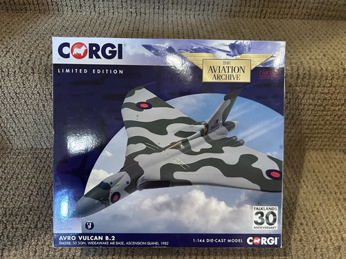 Corgi 144 avro vulcan - corgi,