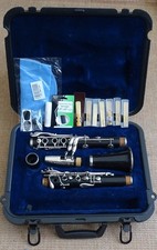 SELMER SIGNET 100 WOOD Bb CLARINET IN GOOD CONDITION WITH NEW EXTRAS.