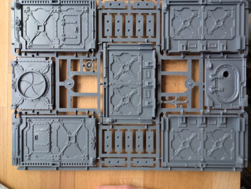 Necromunda bulkhead terrain - bulkhead,